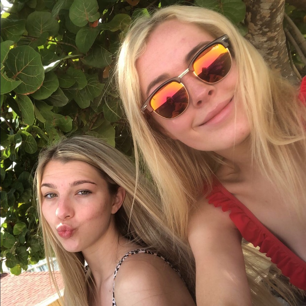 Meet your Posher, Berris